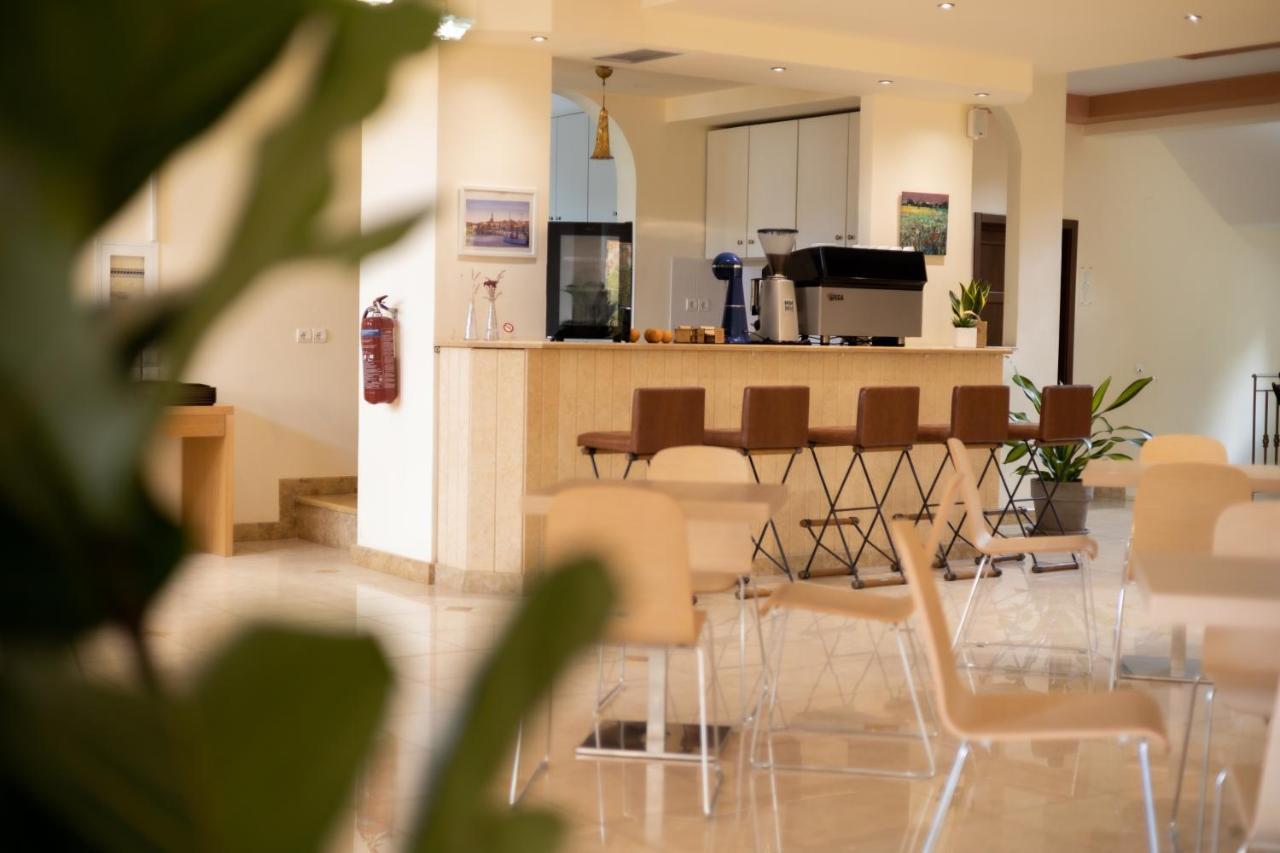 Chrisovalanto Hotel Sívota 외부 사진